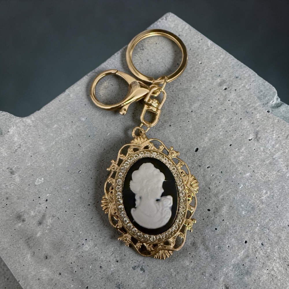 Black Cameo Keychain
